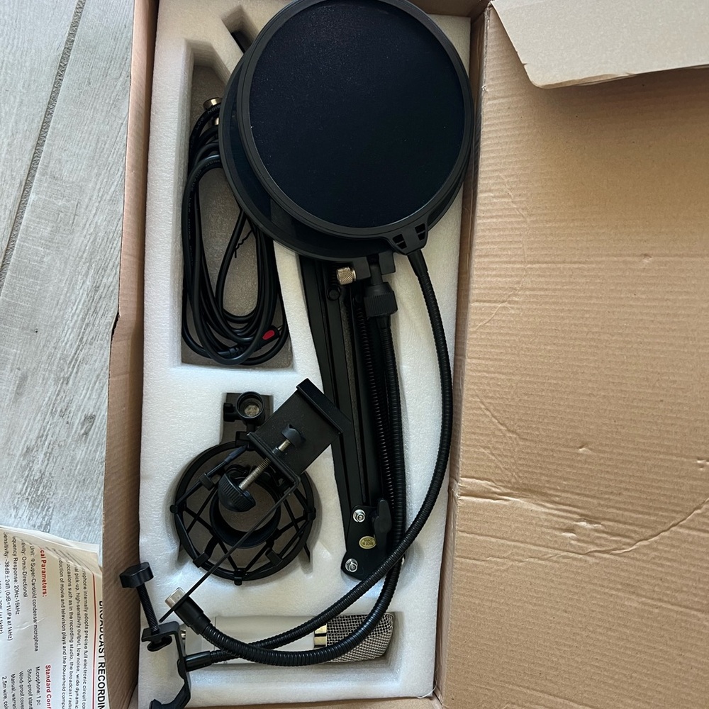 Black USB Condenser Microphone with Pop Filter and Boom Arm
